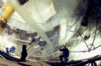 View of the edge of the acrylic vessel.